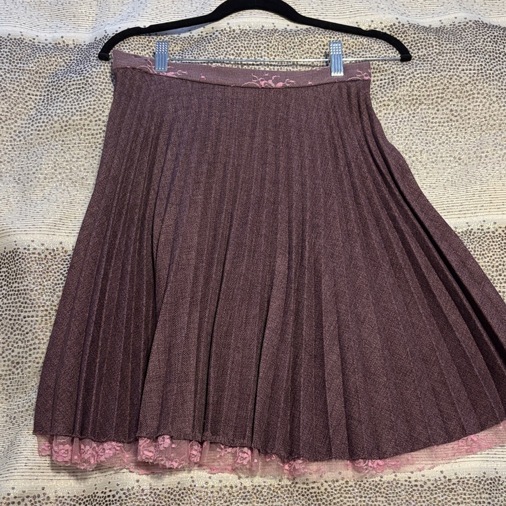 Mauve A-Line Skirt with Lace Detail